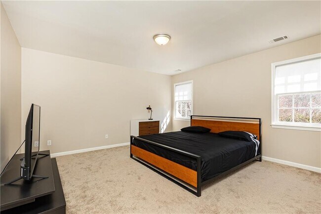Building Photo - 9360 Nesbit Lakes Dr