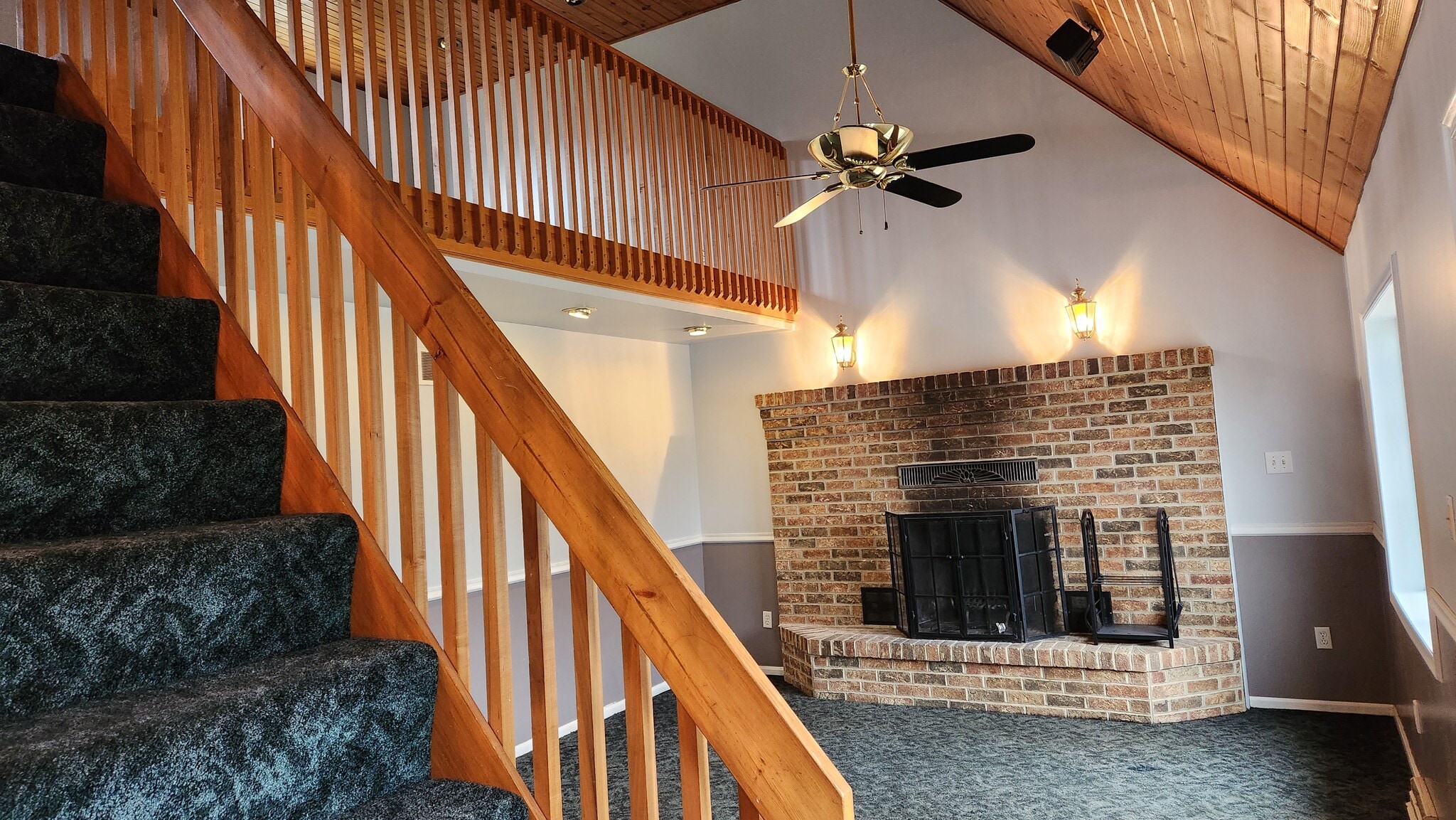 Building Photo - 1815 N 6th Ave