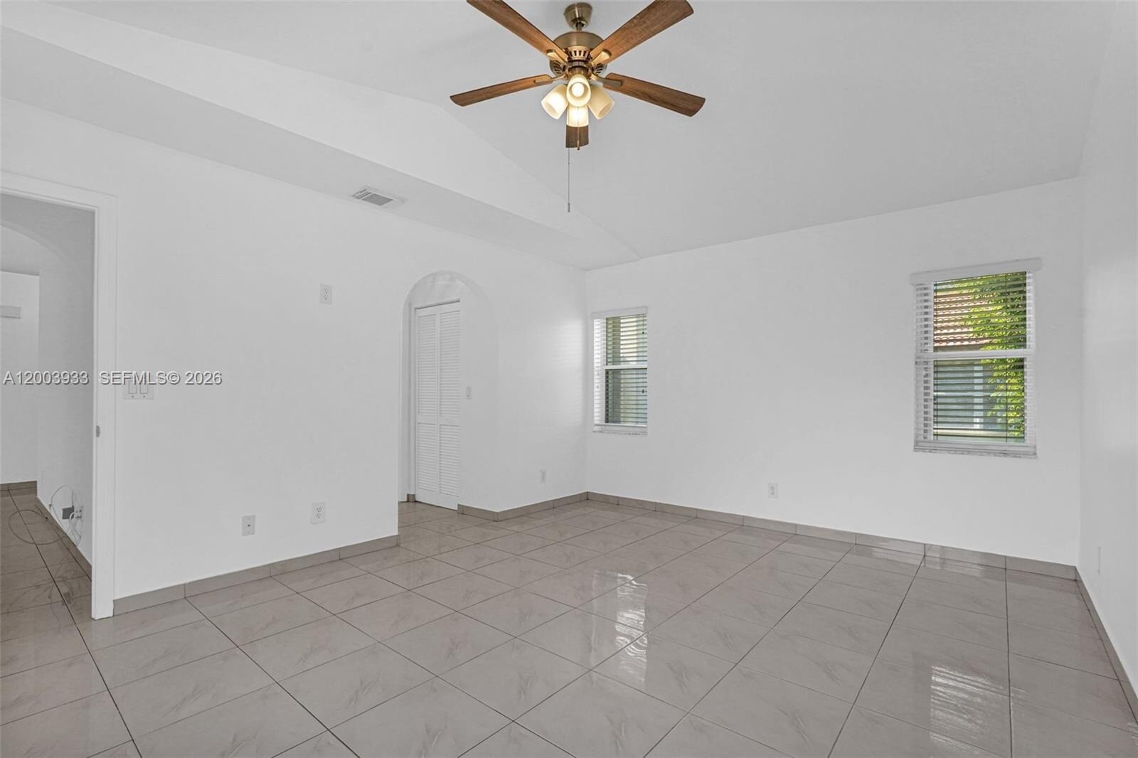 Building Photo - 358 SW 163rd Ave