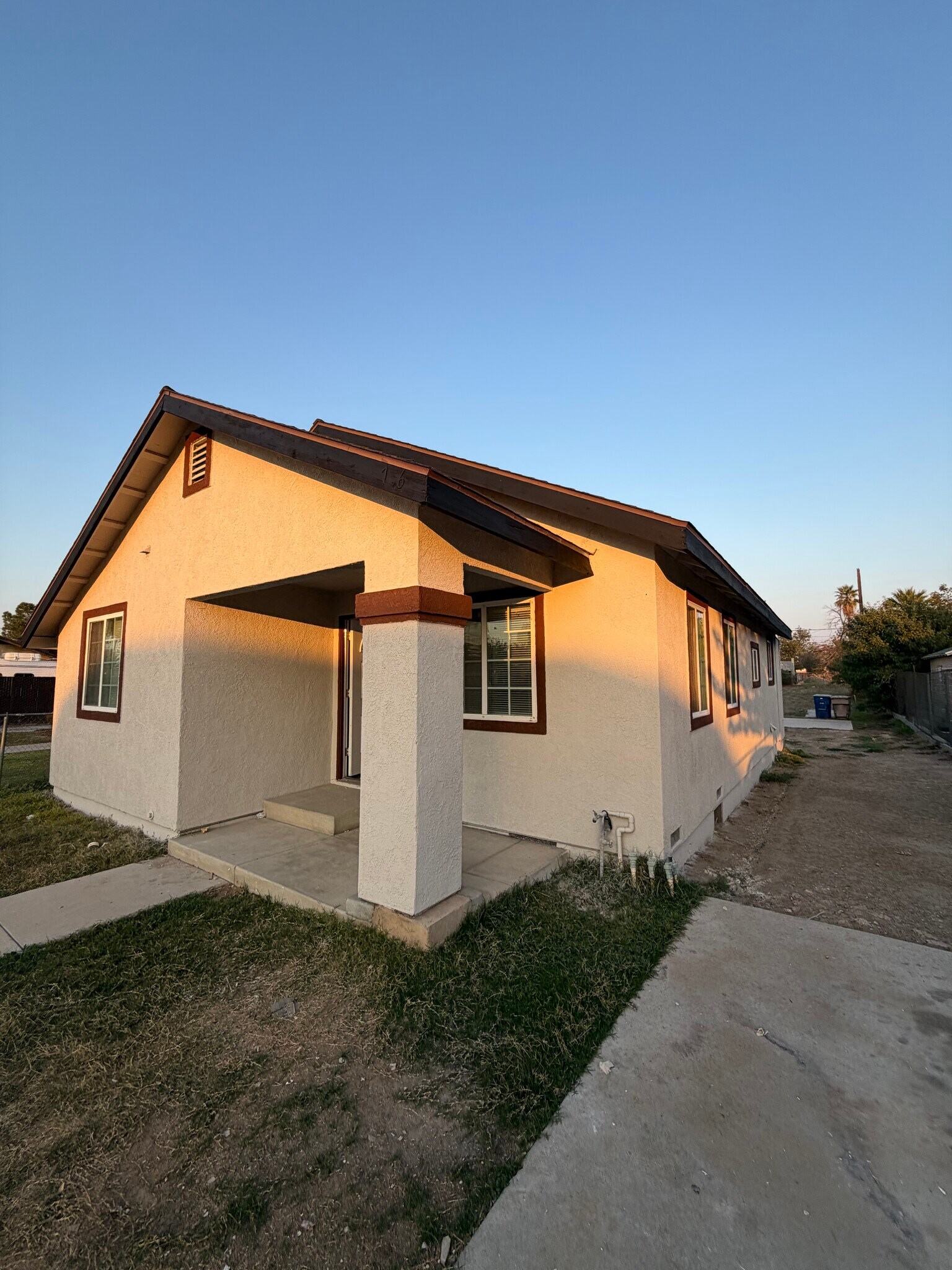 Building Photo - 706 T St