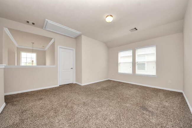 Building Photo - 122 Persimmon Dr