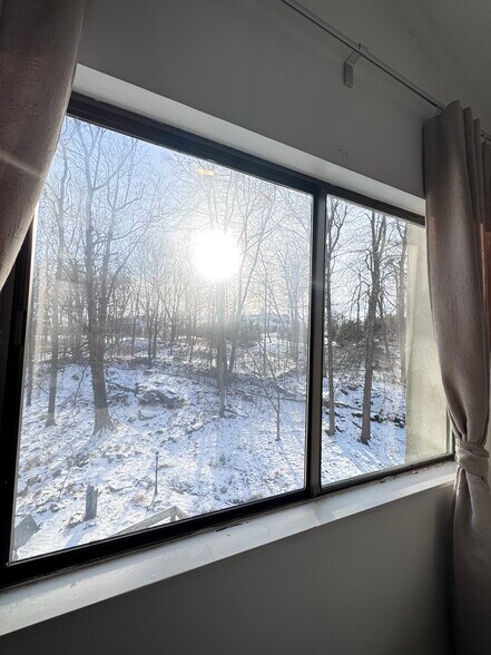 Building Photo - 148 Cat Rock Rd