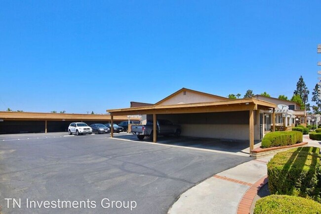 Building Photo - 510-520 E Orangewood Ave