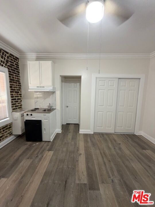 Building Photo - 738 S New Hampshire Ave