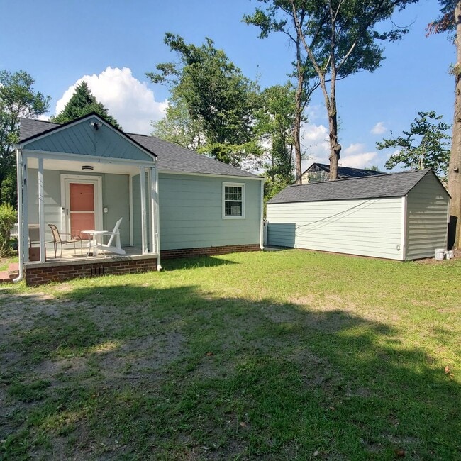 Building Photo - 2 Bedroom 1.5 Bath House in Park Circle No...