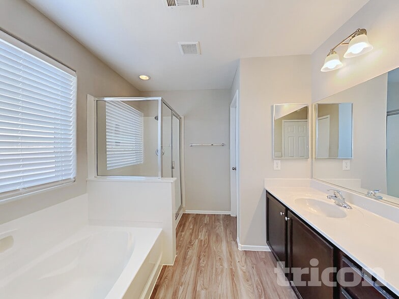 Building Photo - 5686 Diamond Palm Ct