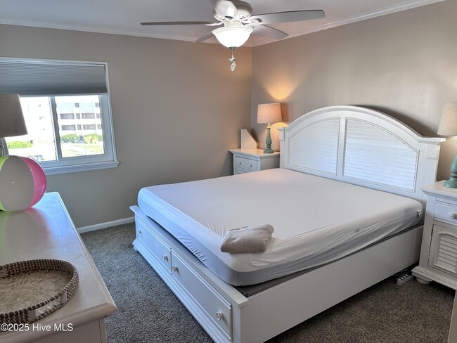 Building Photo - 301 Commerce Way