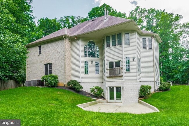 Building Photo - 18 Nantucket Ct