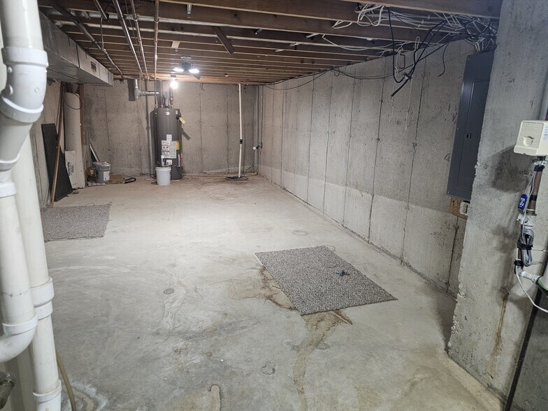 unfinished basement - 2912 Ivanhoe Gln