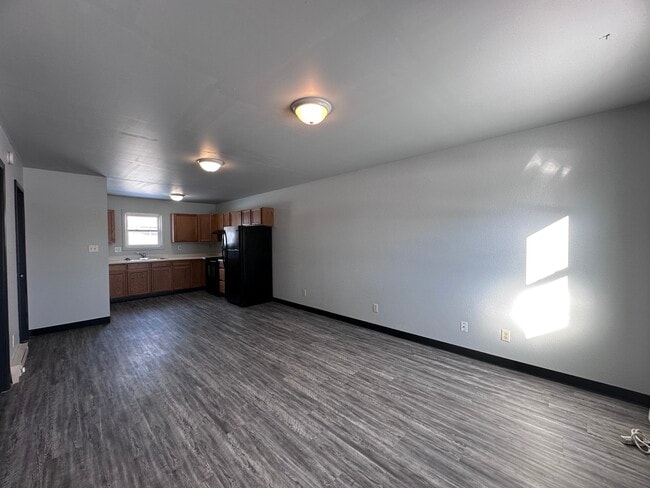 Building Photo - 301-3 Victor-