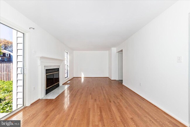 Building Photo - 13303 Country Ridge Dr