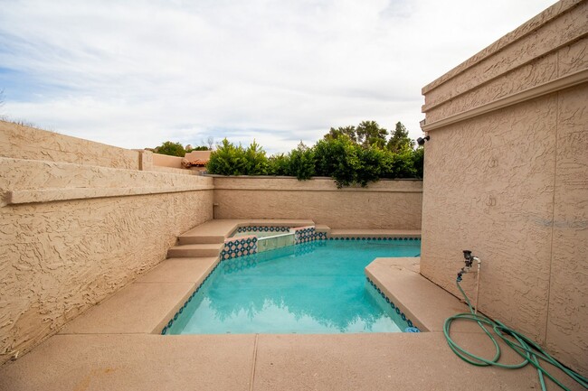 Building Photo - Scottsdale - McCormick Ranch Home - 3 Bedr...