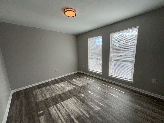 Building Photo - 6915 Avenue L