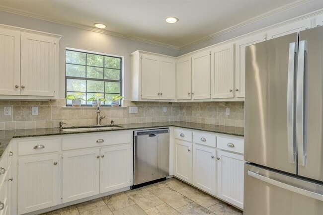 Building Photo - 6210 Cape Coral Dr