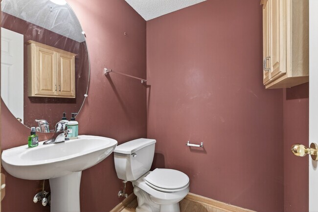 Building Photo - 5130 Holly Ln N