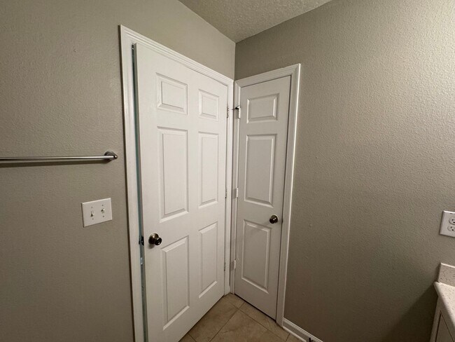 Building Photo - Available NOW!!Your Dream Home Awaits: Luxurious 3-Bedroom Oasis, Just Minutes from Daytona Beach!