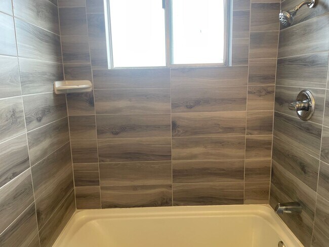 Building Photo - 1414 W Vassar Ave