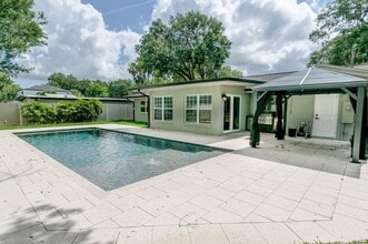 Building Photo - 2031 Temple Dr