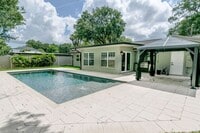 Building Photo - 2031 Temple Dr