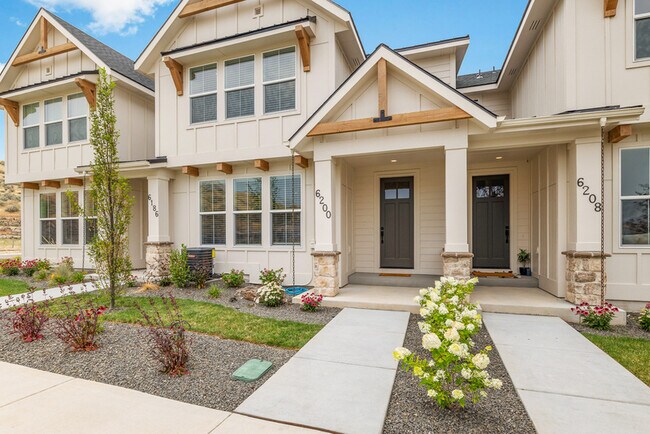 Building Photo - 6200 N Holly Spgs Ln