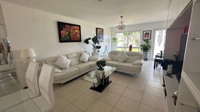 Building Photo - 5778 Phoenix Palm Ct