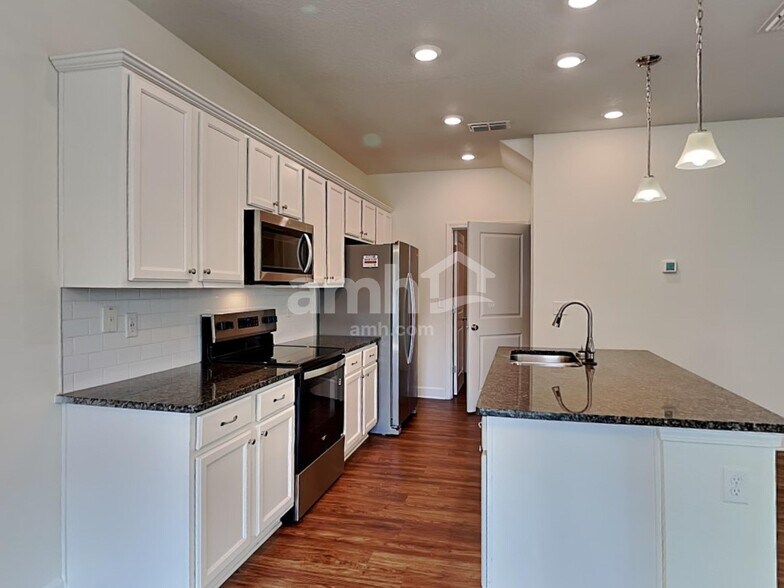Building Photo - 2906 Calebs Cove Way