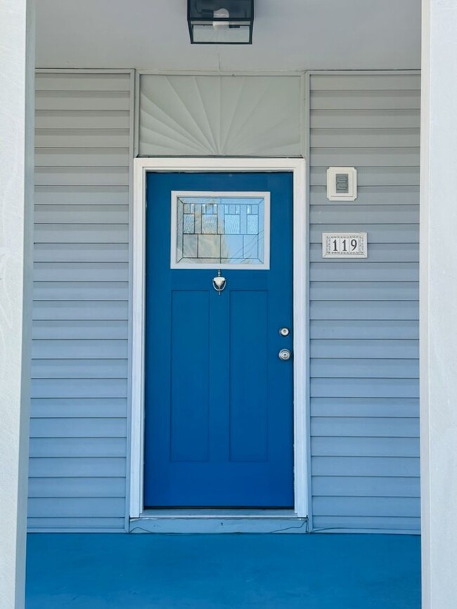 Building Photo - Fully Renovated Home with Historic Charm