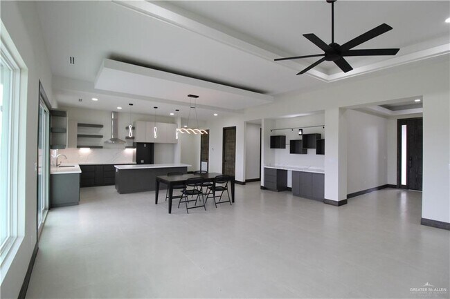 Building Photo - 1611 Oak Alley Dr