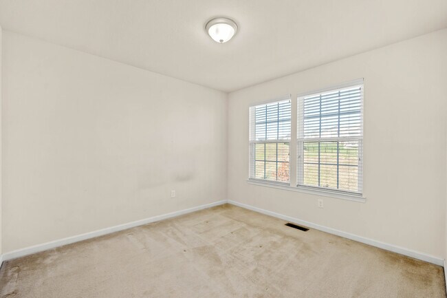 Building Photo - 232 Overlook Dr