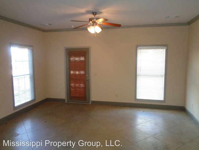 Building Photo - 3 br, 3 bath House - 101 Mondrian Place