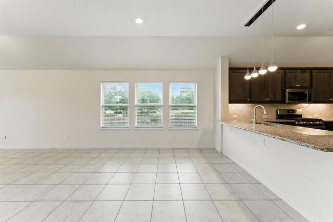 Building Photo - 237 Red Granite Dr