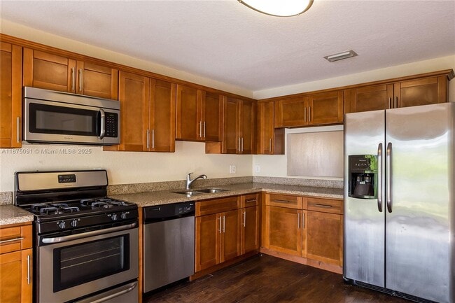 Building Photo - 5927 Ithaca Cir W