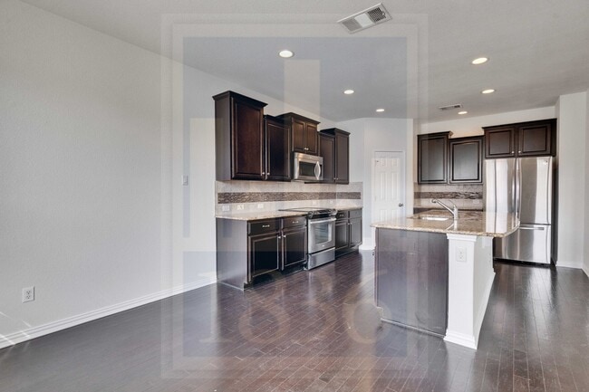 Building Photo - 1405 Middlefield Ct