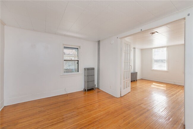 Building Photo - 54 Sanford St