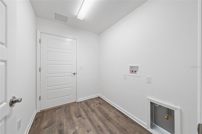 Building Photo - 6515 Anna Wy