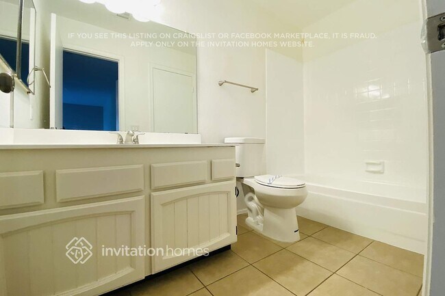 Building Photo - 1966 N Blackstone Dr