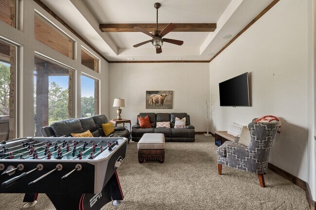 Building Photo - 248 Howard Rd