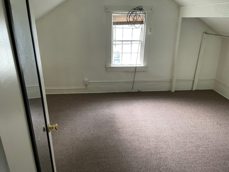 Bedroom 3 - 23 Franklin Ave