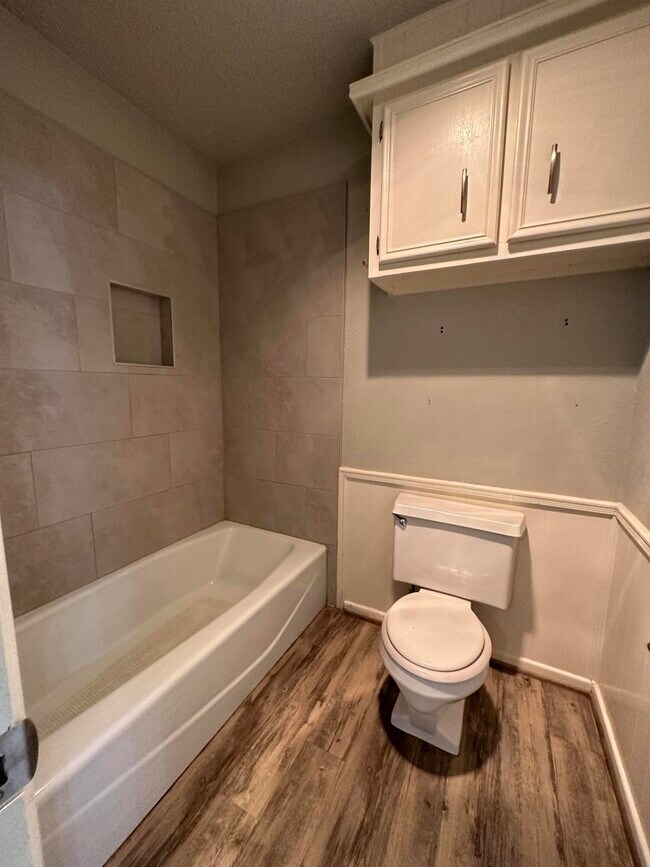 Building Photo - 4804 71st St