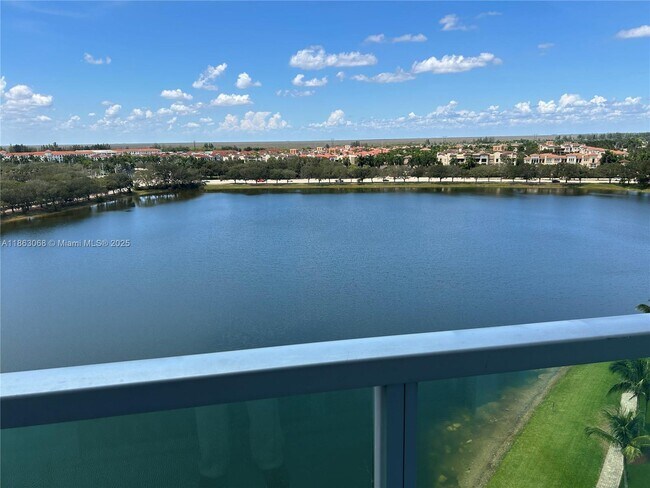 Building Photo - 2681 N Flamingo Rd
