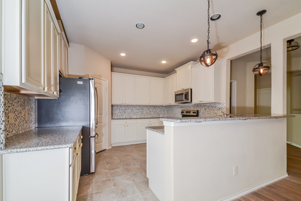 Building Photo - 217 Red Hawk Pl