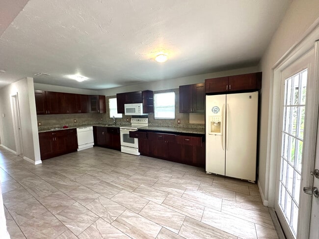 Building Photo - 8125 Winged Foot Dr