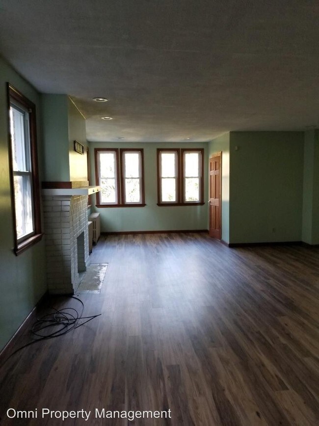 Building Photo - 553-555 Ardmore Blvd