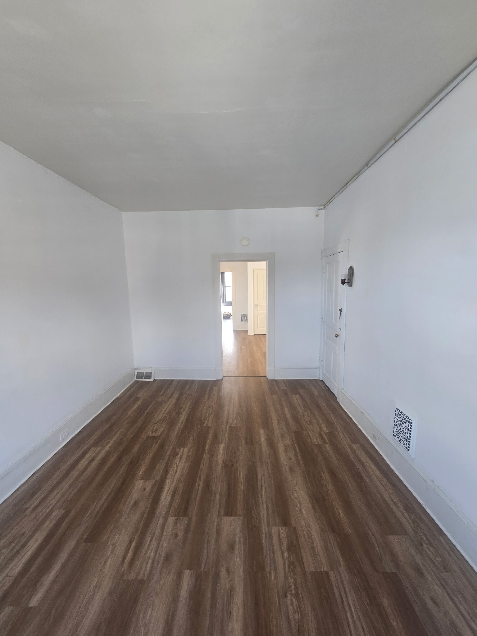 Building Photo - 1108 Broadway