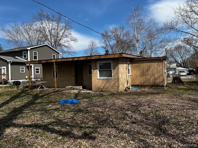 Building Photo - 12097 Cavell St