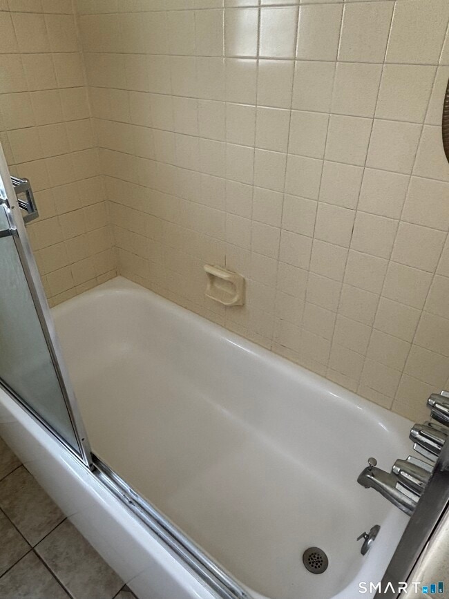 Building Photo - 26 Elmview Cir