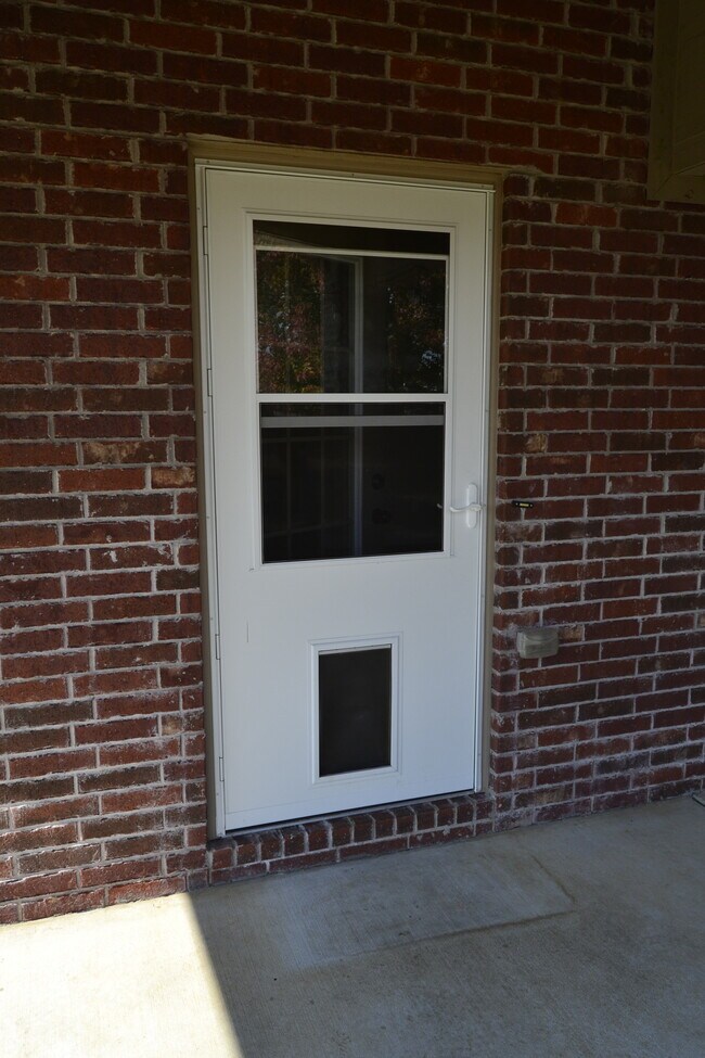 Building Photo - 1700 Been Rd