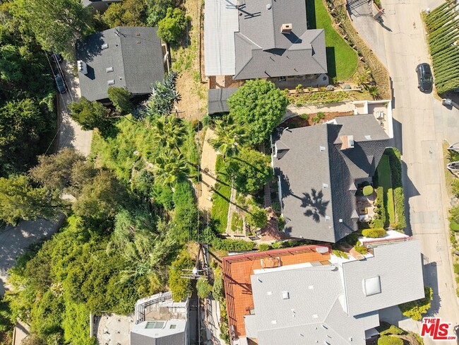 Building Photo - 755 Luton Dr