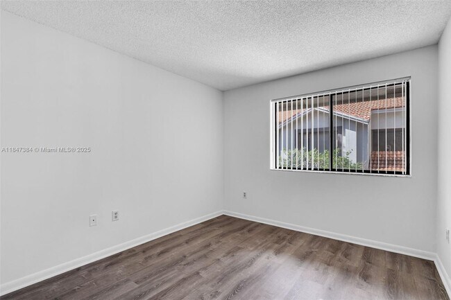 Building Photo - 3229 Coral Lake Dr