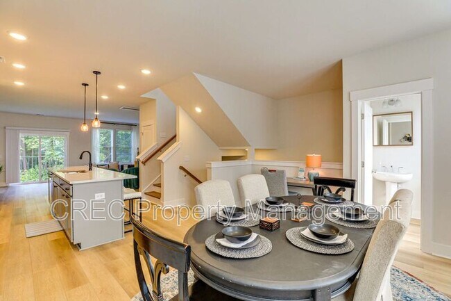 Building Photo - 1010 Pettiford Pl